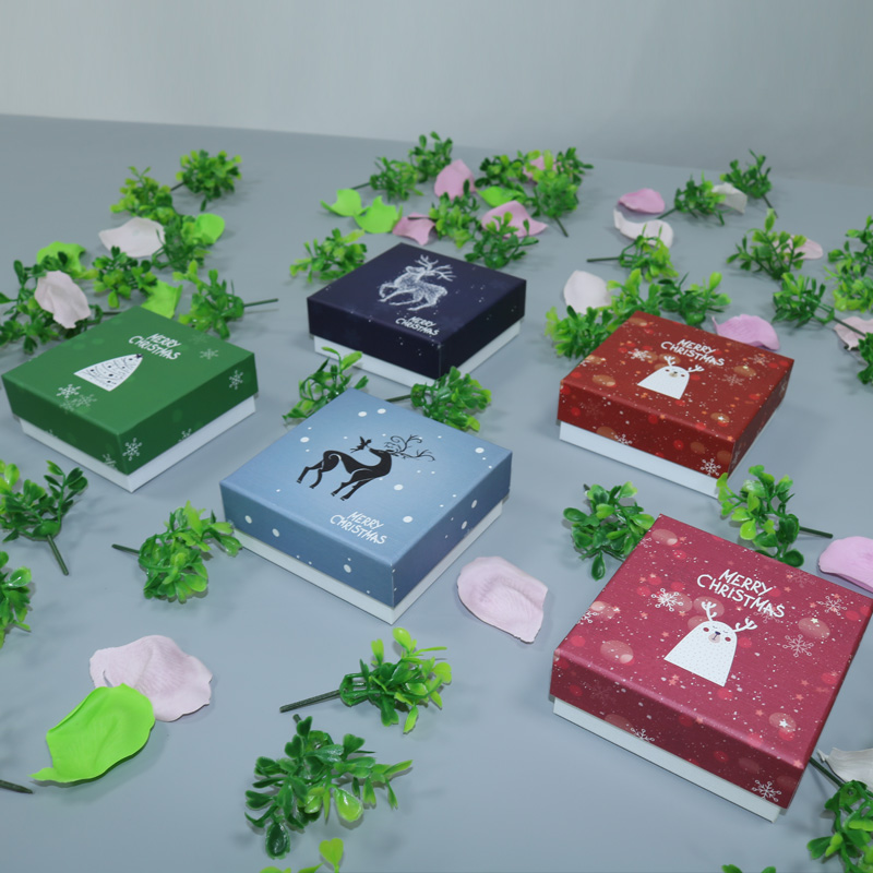 超應(yīng)景的圣誕禮盒則算得上是圣誕節(jié)的必備包裝，一下子就變得具有濃厚的節(jié)日氣息.jpg